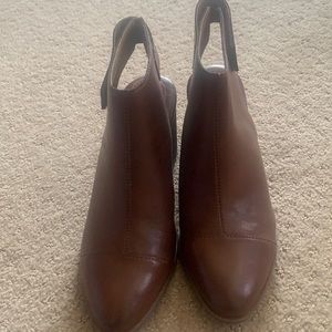 New never worn, b.o.c booties, chunky heel perfect for fall!